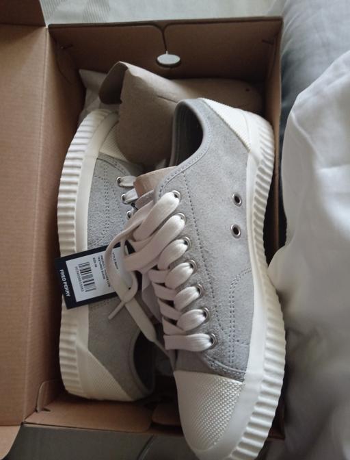 Buy & Sell Smethwick Sandwell - Photos for Fred Perry grey trainer