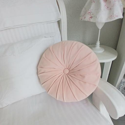 Buy & Sell Dudley Town Centre Dudley - Photos for ROUND PINK CUSHION