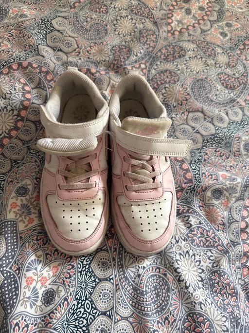Buy & Sell Darwen Blackburn with Darwen - Photos for Nike trainers girls size 2