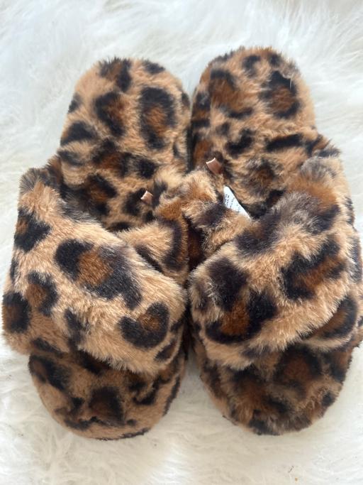 Buy & Sell Bells Mill Dudley - Photos for New look slippers size M (5)
