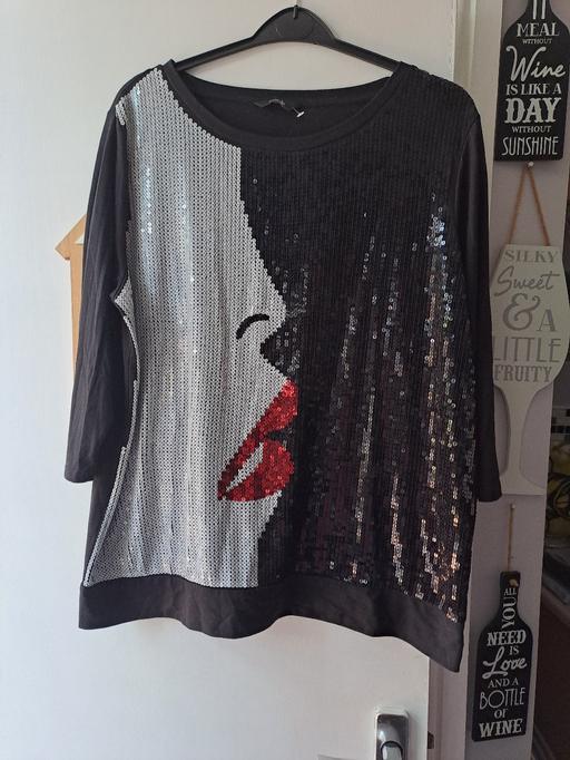 Buy & Sell Gleadless Valley Sheffield - Photos for glity face style top