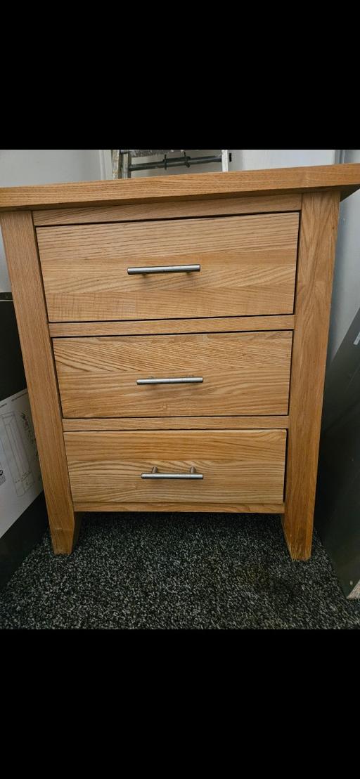 Buy & Sell Kingshurst Solihull - Photos for 1 SOLID OAK side table