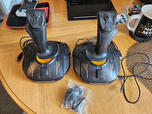 Buy & Sell Darwen Blackburn with Darwen - Photos for Thrustmaster TM16000 dual sticks