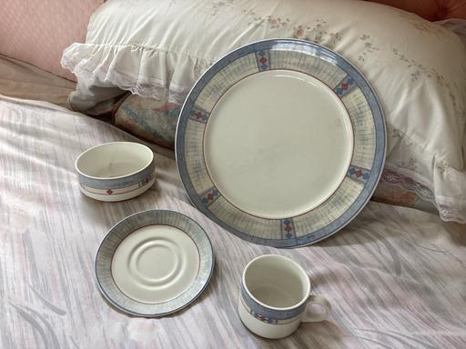Buy & Sell Grafton Street Industrial Estate West Northamptonshire - Photos for A Royal Doulton dinner set