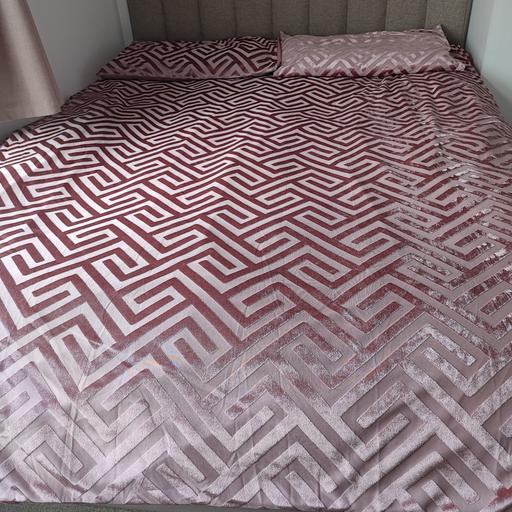 Buy & Sell Savile Town Kirklees - Photos for king size bedding set