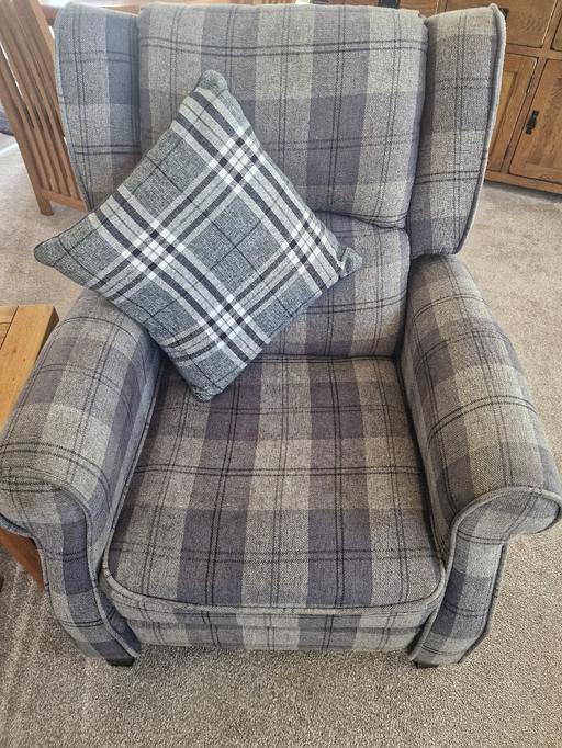 Buy & Sell Dymchurch Folkestone and Hythe - Photos for 2 x wing recycling chairs