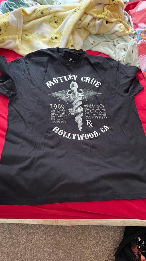 Buy & Sell Calmore New Forest - Photos for Motley Crue top