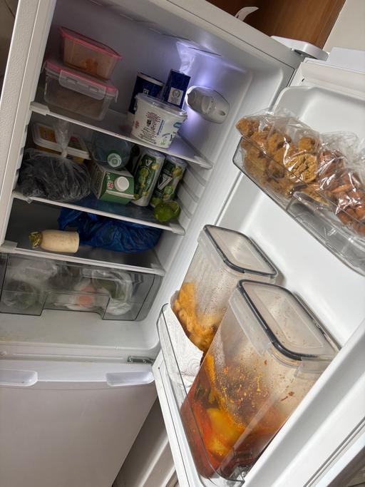 Buy & Sell Langley Slough - Photos for SIA SFF1490 Freestanding combi fridge freezer