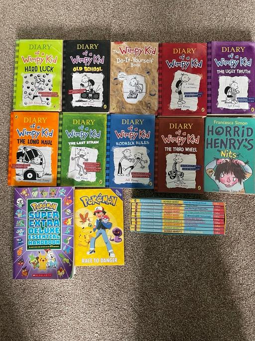 Buy & Sell Southend Airport Rochford - Photos for Children’s Books £2 the lot!