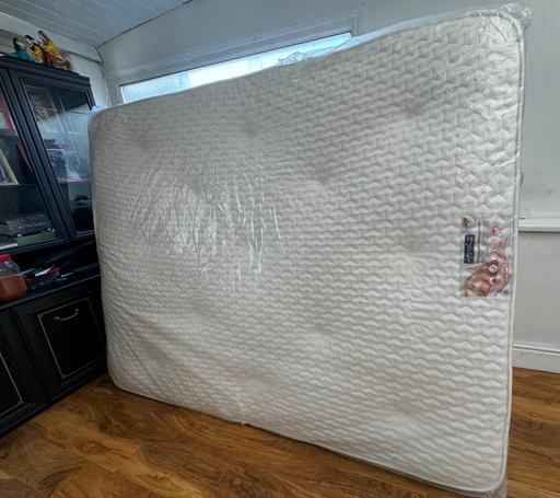 Buy & Sell Waterloo Central London - Photos for King size mattress