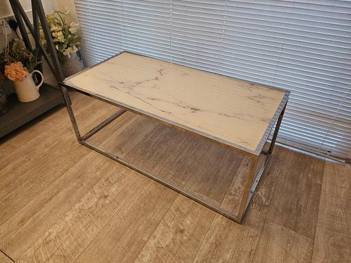 Buy & Sell Highams Park East London - Photos for coffee table