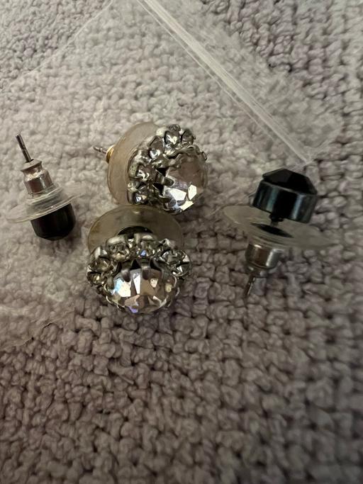 Buy & Sell Hetton-Le-Hole Sunderland - Photos for 2 Pairs Pretty Earrings