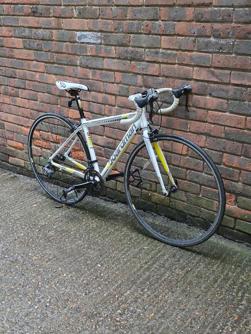 Buy & Sell Dulwich South East London - Photos for BOARDMAN SPORT/E E4P 2XB JUNIOR ROAD BIKE