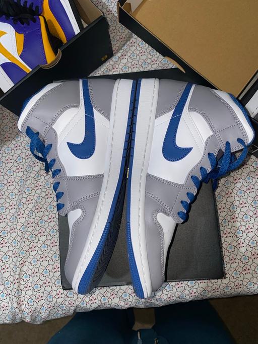 Buy & Sell Liverpool Street Central London - Photos for Air jordan 1 mids - cement grey