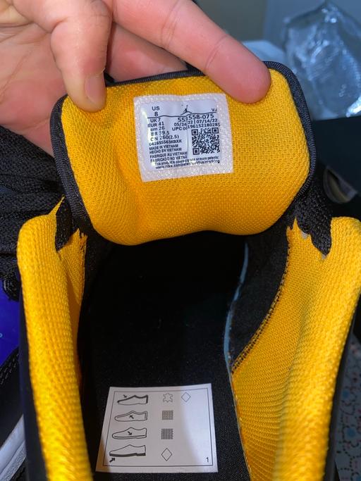 Buy & Sell Bishopsgate Central London - Photos for Jordan 1 dunks