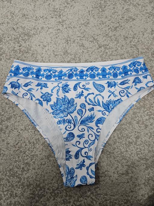 Buy & Sell Weston Point Halton - Photos for Size L SHEIN bikini bottoms