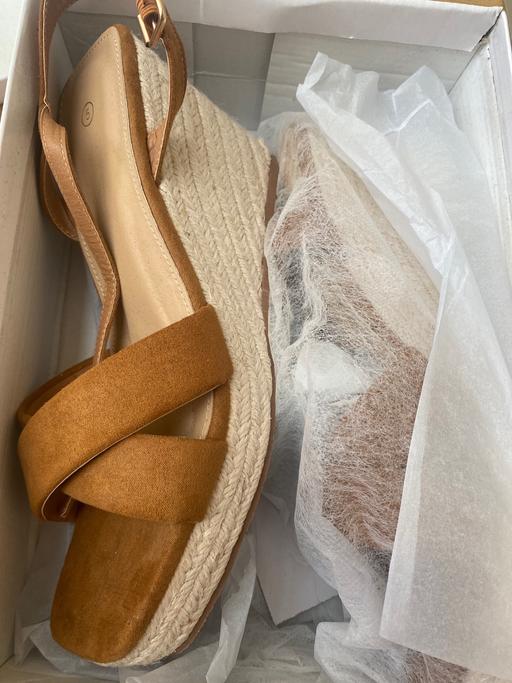 Buy & Sell Stow Heath Wolverhampton - Photos for Brand new in box size 5 heeled sandal 👡