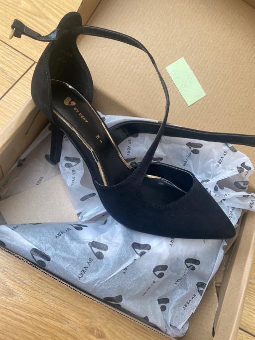 Buy & Sell Stow Heath Wolverhampton - Photos for Brand new size 5 wide fit heel