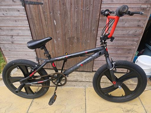 Buy & Sell Yiewsley Hillingdon - Photos for Airwalk Fahrenheit Boys Bike 20