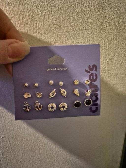 Buy & Sell Crumpsall Manchester - Photos for new Claires 9pk Earrings Set