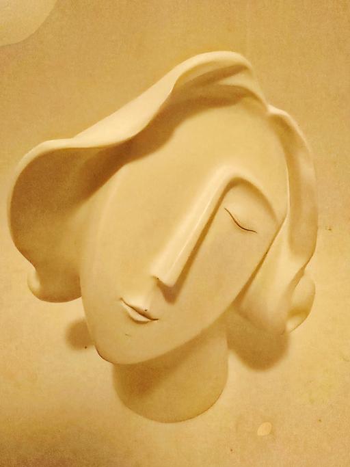 Buy & Sell Greenwich South East London - Photos for Libra Art Deco Lady Face Resin Sculpture New