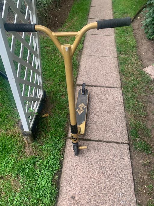 Buy & Sell Wigginton Lichfield - Photos for Gold stunted icon scooter