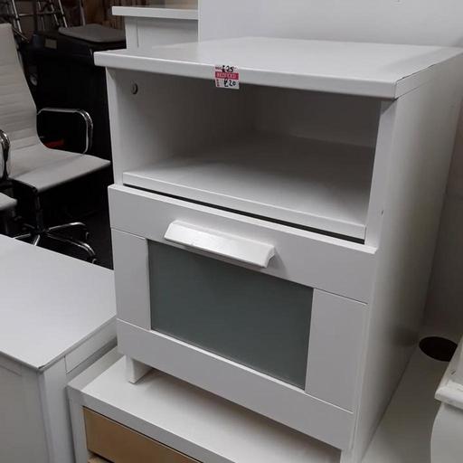 Buy & Sell Saint Pauls Trading Estate Tameside - Photos for Small white bedside cabinet