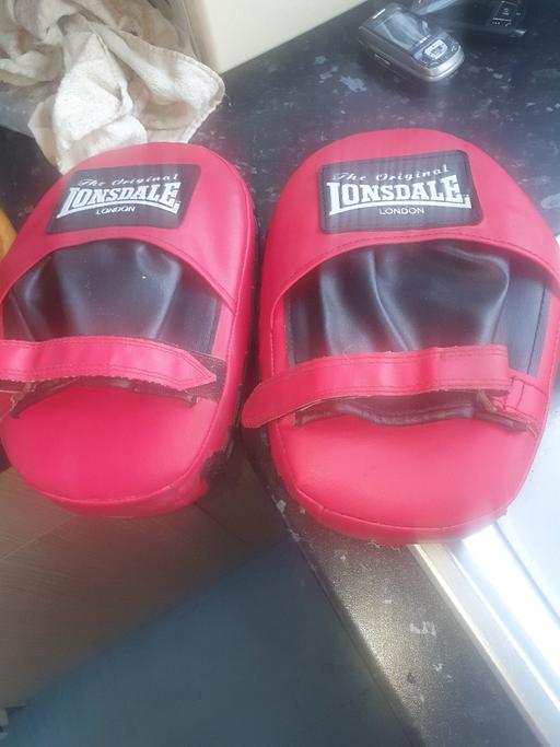 Buy & Sell Dudley Town Centre Dudley - Photos for Lonsdale Boxing Pads , Decent Condition,