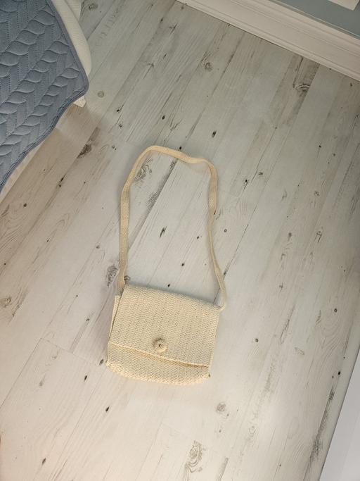 Buy & Sell Weston Point Halton - Photos for Neutral shoulder bag