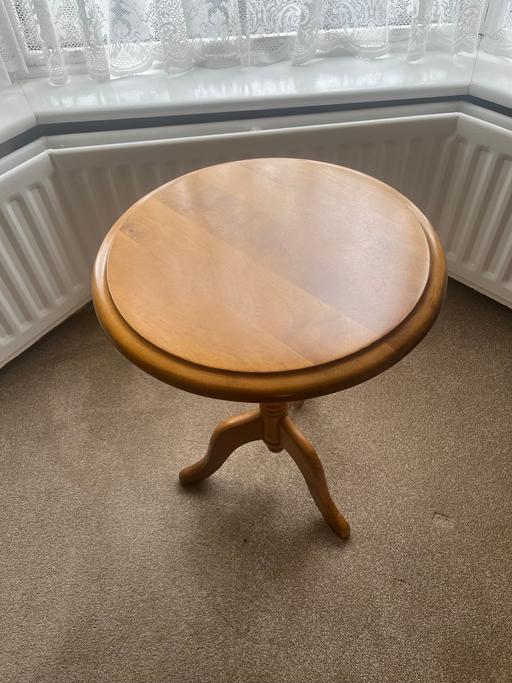 Buy & Sell Hall Green Birmingham - Photos for Vintage solid wooden round Georgian wine tbl