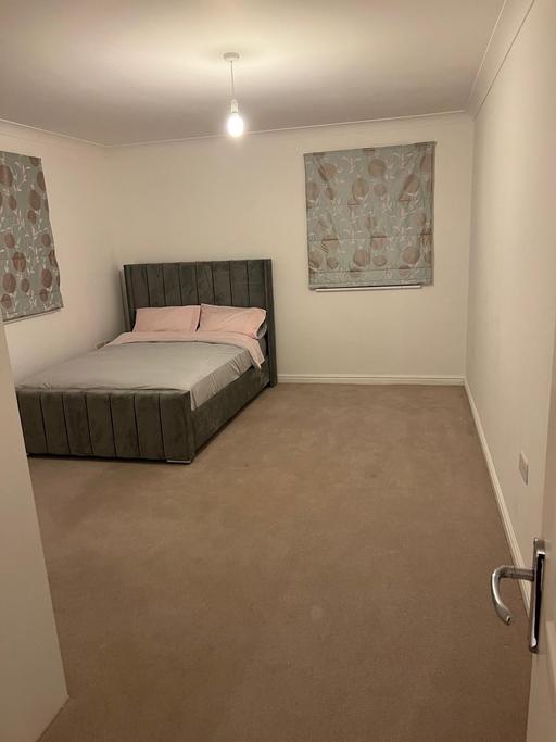 Buy & Sell Hyde Park Central London - Photos for Double bed with mattress