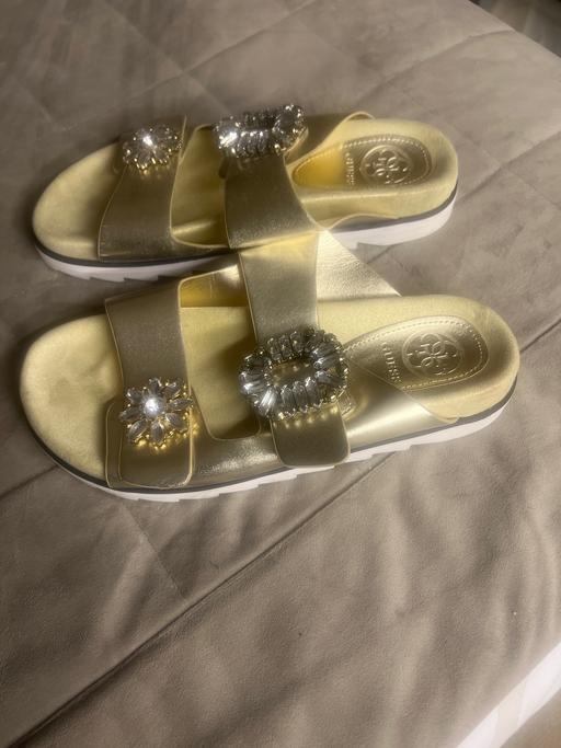 Buy & Sell Edgware Road West London - Photos for Ladies Guess slip on