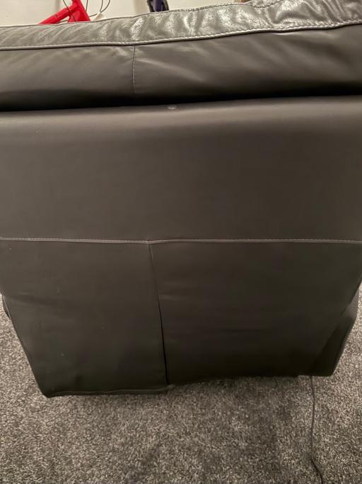 Buy & Sell Isleworth Hounslow - Photos for Genuine full leather electric recliner chair