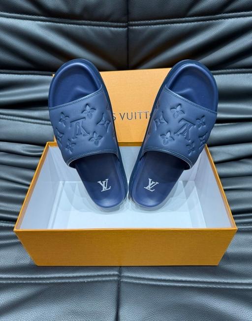 Buy & Sell Redhill Reigate and Banstead - Photos for Navy Louis Vuitton Sliders with Box