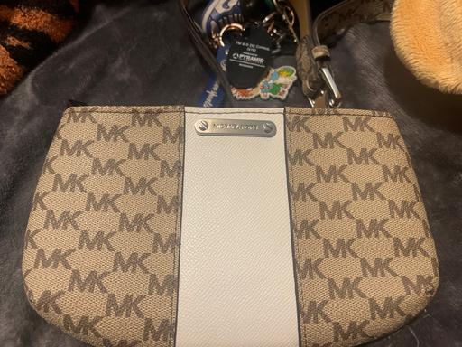 Buy & Sell Finsbury Park North London - Photos for Strap Bag