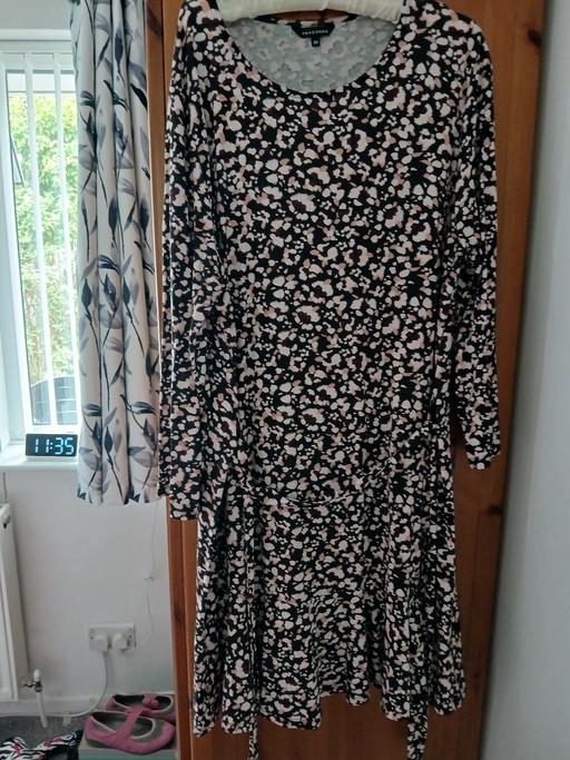 Buy & Sell Wedges Mills South Staffordshire - Photos for NEW BROWN PRINT LONG SLEEVED & BELT PAID £21