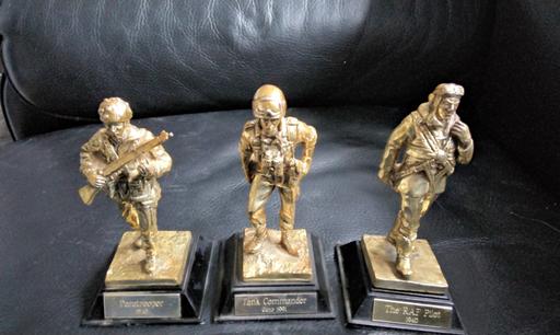 Buy & Sell Yardley Birmingham - Photos for 3 vintage army statues quits heavy 