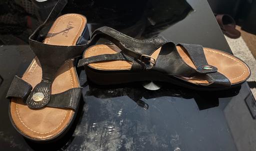 Buy & Sell White City West London - Photos for Sandals