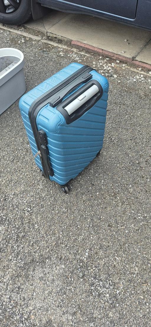 Buy & Sell Lofthouse Leeds - Photos for light blue flight friendly case ( used )