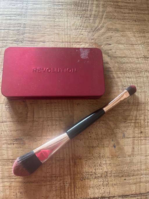 Buy & Sell Conisbrough Doncaster - Photos for Revolution powder pallet and brush make up