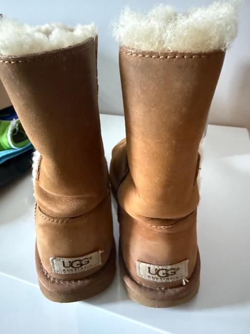 Buy & Sell Worcester Park Sutton - Photos for Ugg