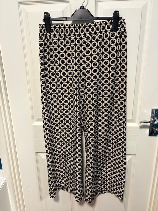 Buy & Sell Charter Avenue Industrial Estate Coventry - Photos for Women’s Flared Circle Pattern Trousers