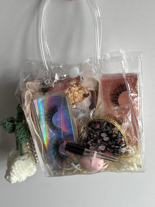 Buy & Sell Hounslow Heath Hounslow - Photos for a gift bag