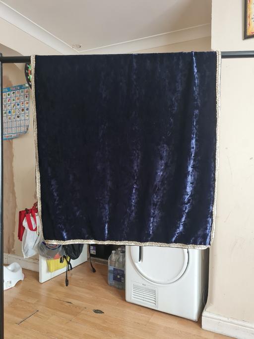 Buy & Sell Heston South West London - Photos for Silk shawl