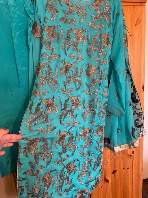 Buy & Sell Carlton Gedling - Photos for Party wear 3 piece dress -M