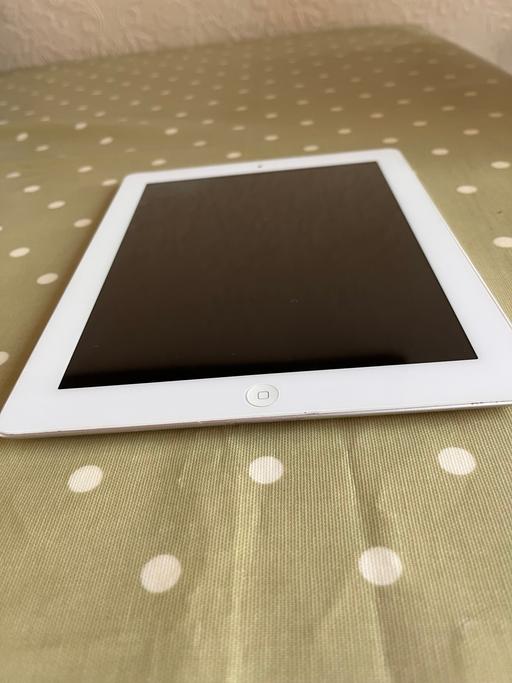 Buy & Sell Feltham Hounslow - Photos for Apple IPad 2nd Generation