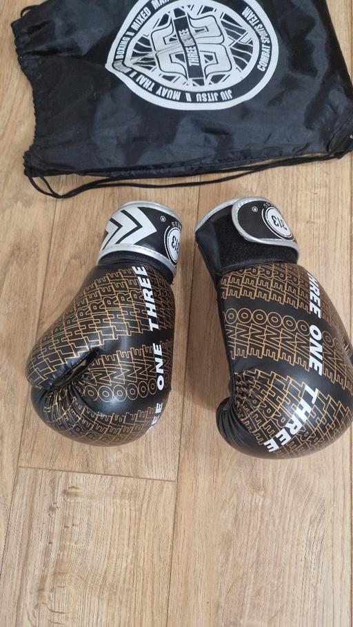 Buy & Sell Ilford Redbridge - Photos for Boxing Gloves (12oz)