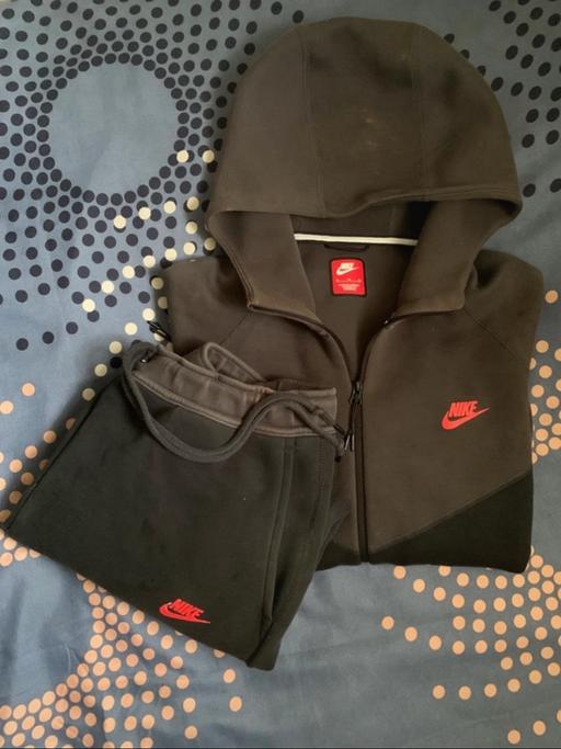Buy & Sell Toothill Swindon - Photos for Black and red tech fleece tracksuit