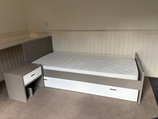 Buy & Sell Barnes South West London - Photos for Madaket Bed incl trundle FREE bedside table