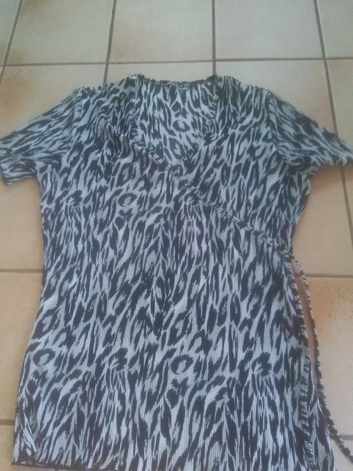 Buy & Sell Streetly Walsall - Photos for LADIES TOP